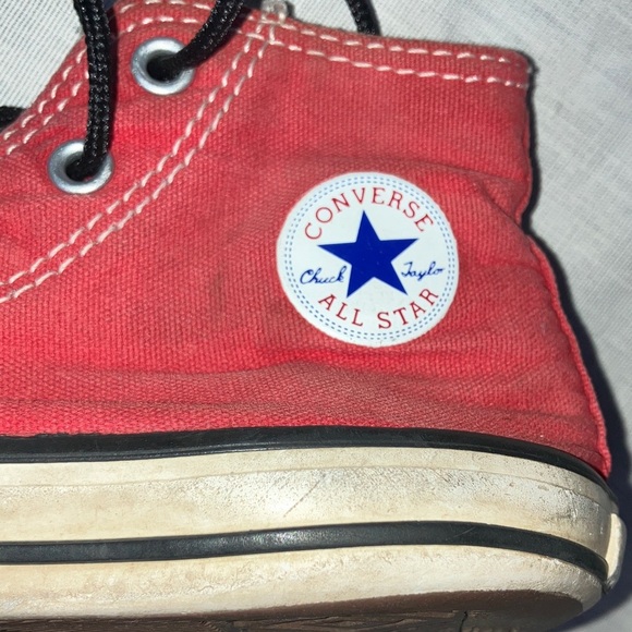 Converse toddler size 9 Kids Red Canvas Chuck Taylor All-stars Sneakers - Picture 14 of 16